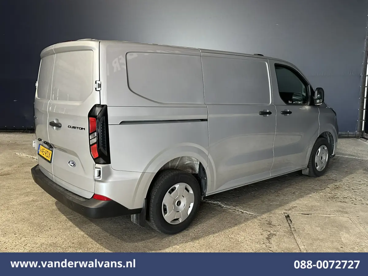 2.0 TDCI 136pk L1H1 Euro6 Airco | Navigatie | LED | Apple Carplay | Adaptieve Cruisecontrol | Leder Stuur Android Auto, Verwarmde voorruit, Stoelverwarming, Parkeersensoren, Bijrijdersbank, 