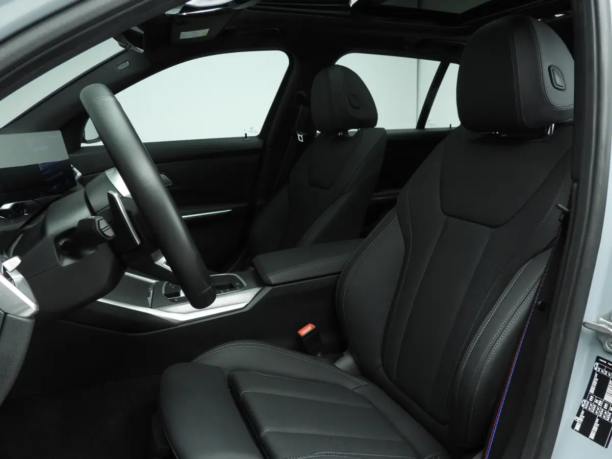 320i | M-Sportpakket | LED | Navigatie | Panoramadak | Trekhaak | Stoelverwarming | DAB | Alu 18 inch