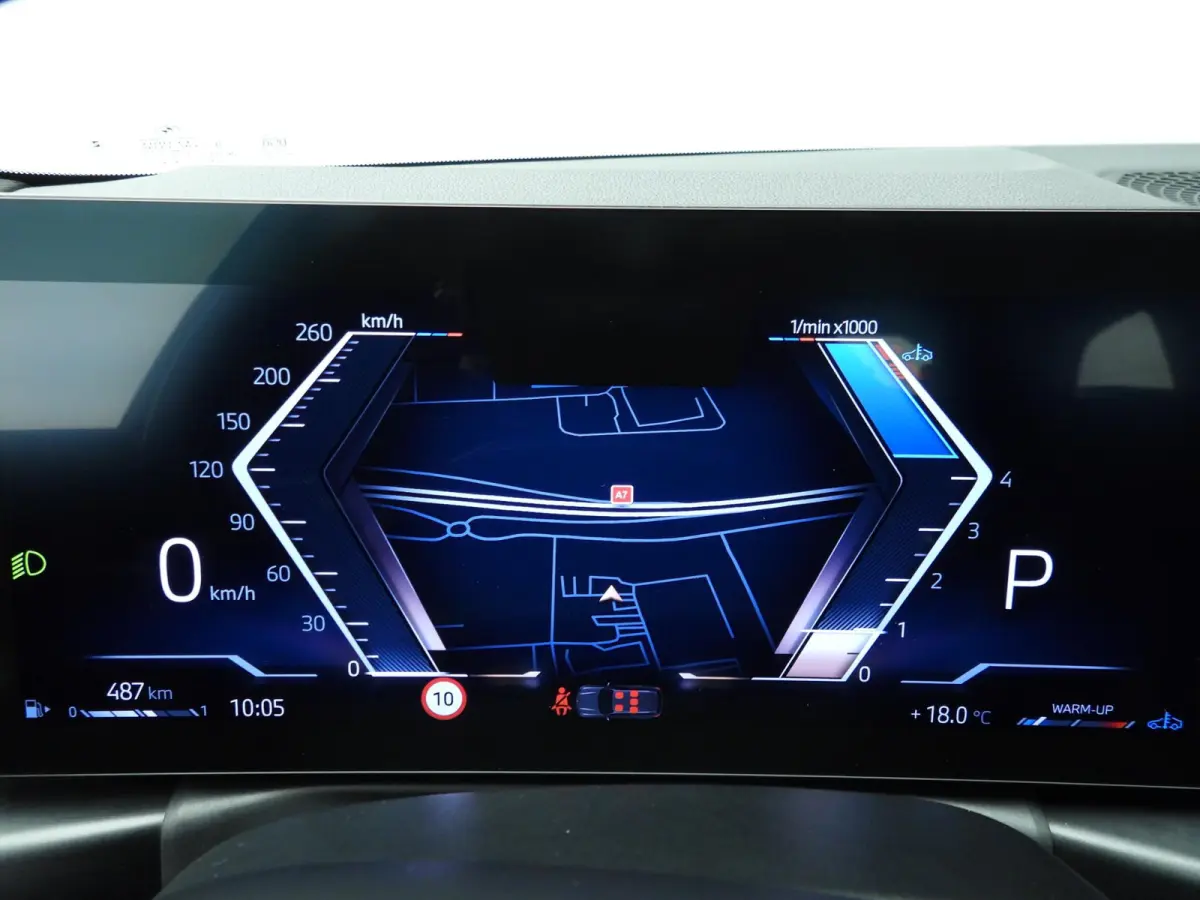 320i | M-Sportpakket | LED | Navigatie | Panoramadak | Trekhaak | Stoelverwarming | DAB | Alu 18 inch