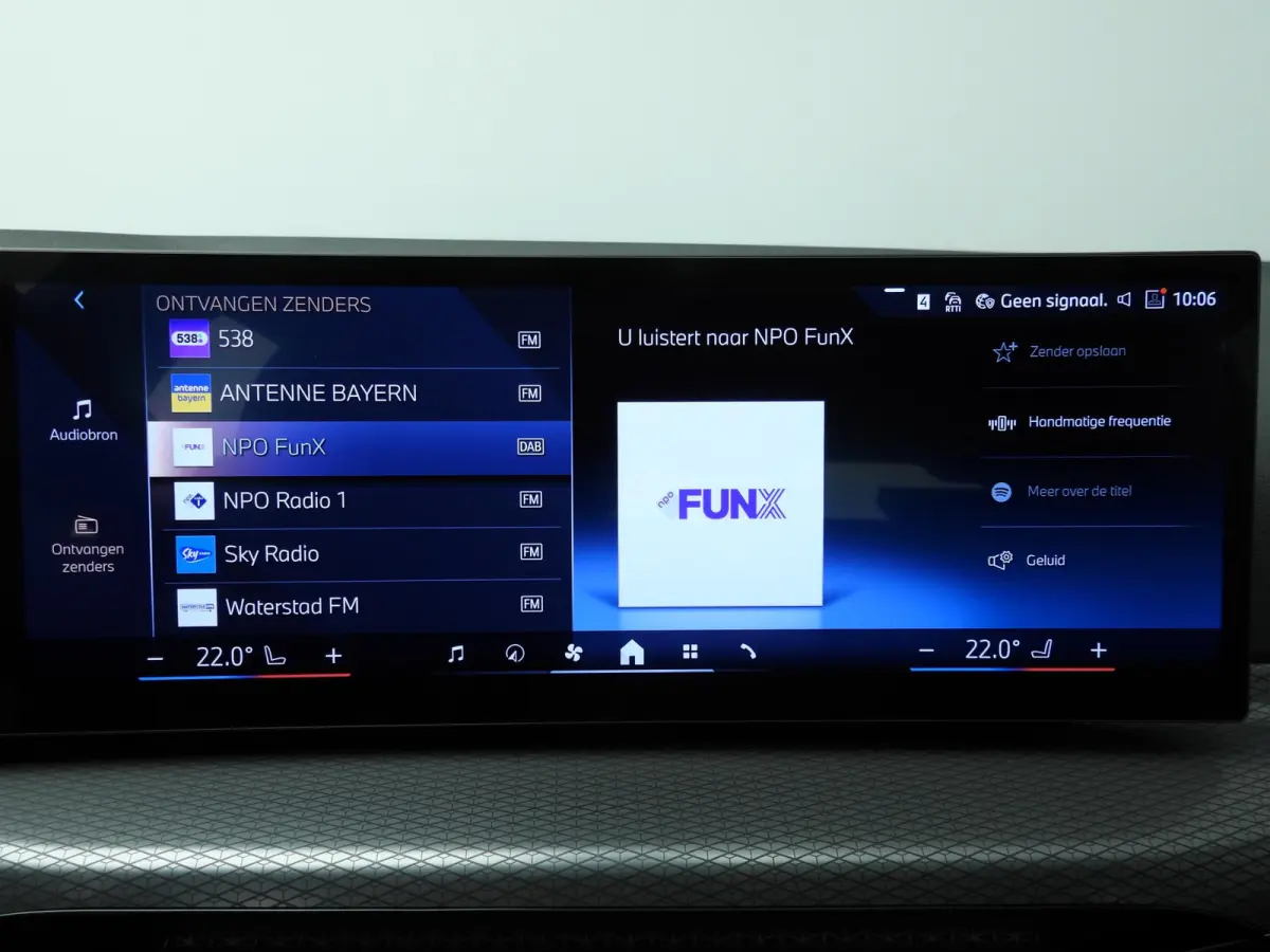320i | M-Sportpakket | LED | Navigatie | Panoramadak | Trekhaak | Stoelverwarming | DAB | Alu 18 inch