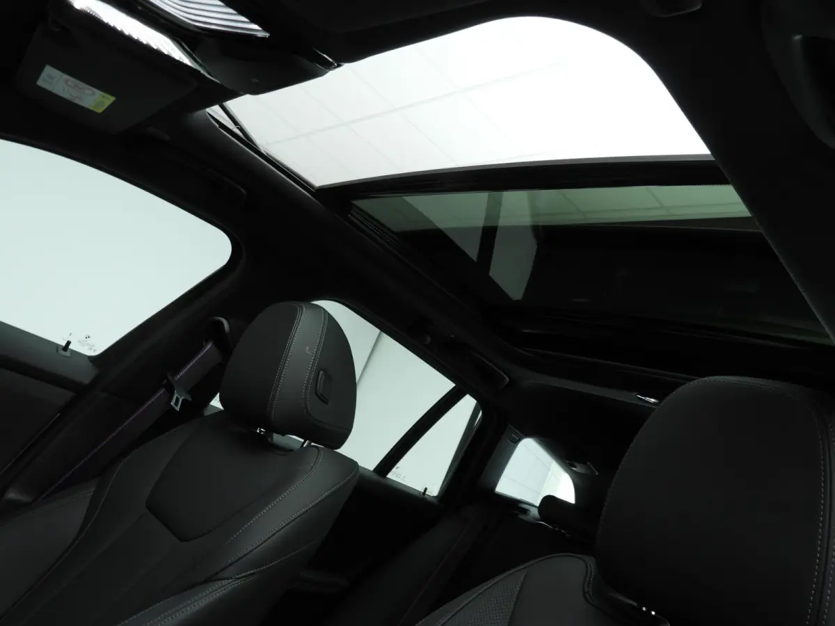 320i | M-Sportpakket | LED | Navigatie | Panoramadak | Trekhaak | Stoelverwarming | DAB | Alu 18 inch