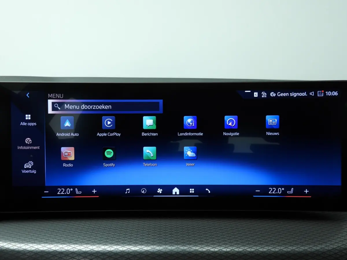 320i | M-Sportpakket | LED | Navigatie | Panoramadak | Trekhaak | Stoelverwarming | DAB | Alu 18 inch