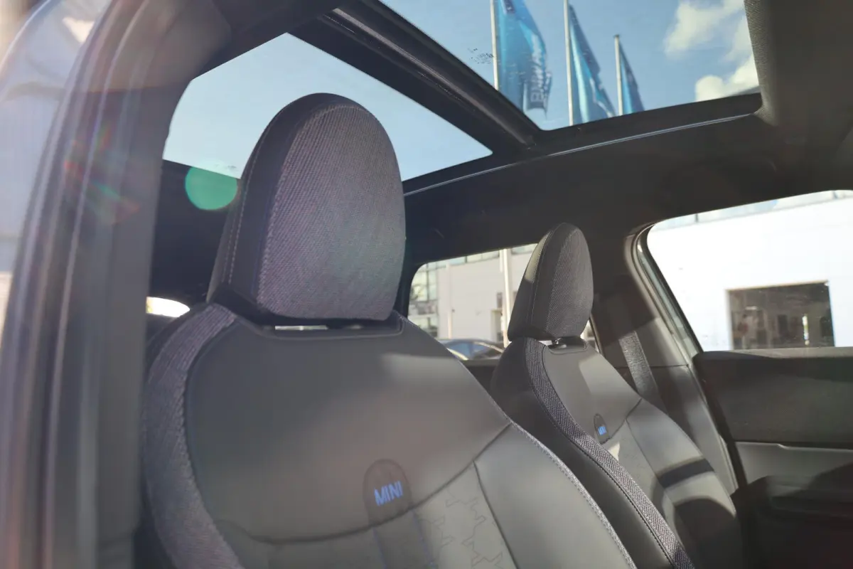 C | Pakket XL | Panoramadak | Stuur- en Stoelverwarming | Harman/Kardon | Driving Assistant Professional