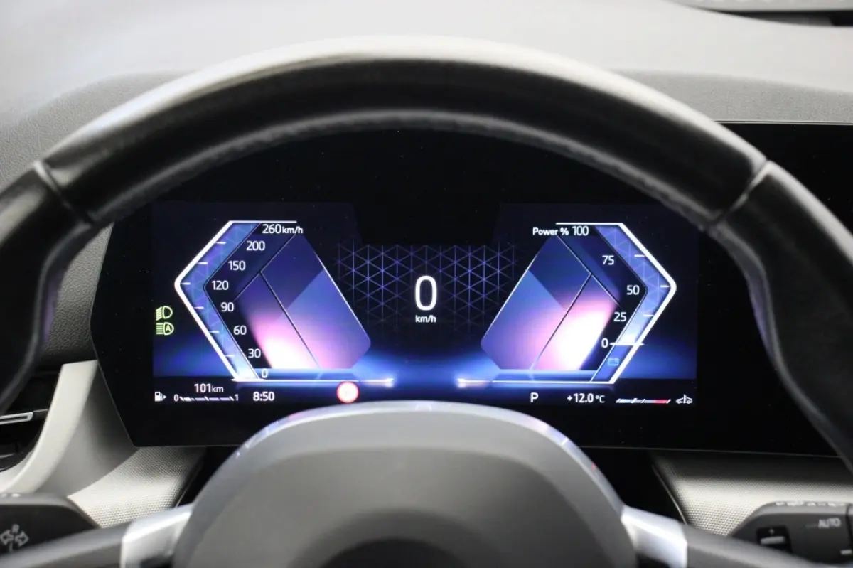218i Automaat - Digitaal Cockpit, Carplay, Camera, Cruise