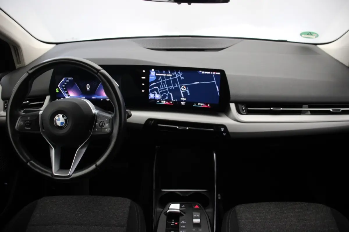 218i Automaat - Digitaal Cockpit, Carplay, Camera, Cruise