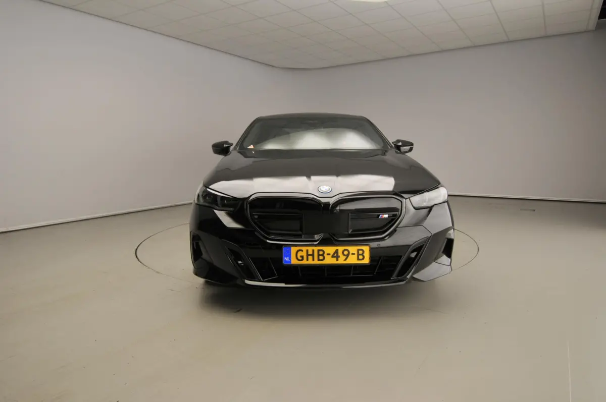 M60 xDrive | M-Sportpakket | LED | Leder | HUD | Active cruise | Trekhaak | Panoramadak | DAB | Bowers & Wilkins sound | Alu 21 inch