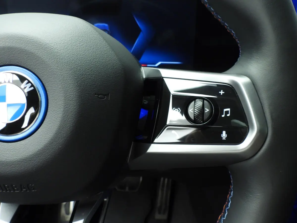 M60 xDrive | M-Sportpakket | LED | Leder | HUD | Active cruise | Trekhaak | Panoramadak | DAB | Bowers & Wilkins sound | Alu 21 inch