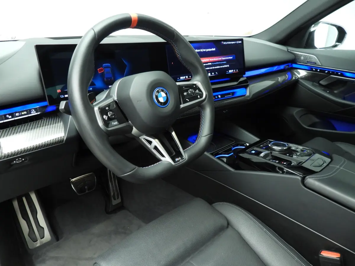 M60 xDrive | M-Sportpakket | LED | Leder | HUD | Active cruise | Trekhaak | Panoramadak | DAB | Bowers & Wilkins sound | Alu 21 inch