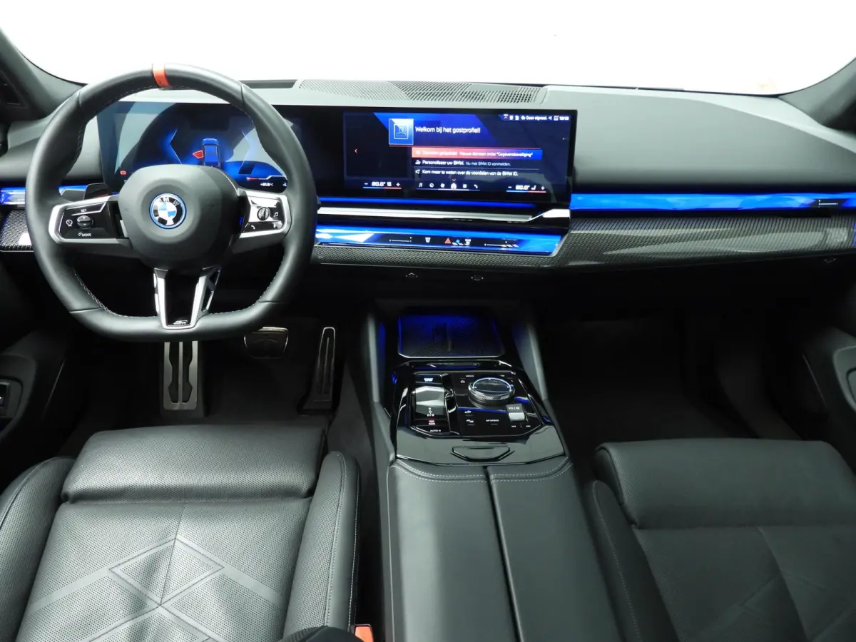 M60 xDrive | M-Sportpakket | LED | Leder | HUD | Active cruise | Trekhaak | Panoramadak | DAB | Bowers & Wilkins sound | Alu 21 inch