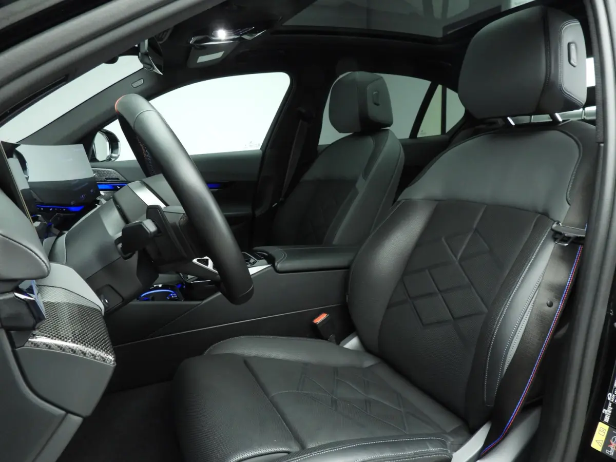 M60 xDrive | M-Sportpakket | LED | Leder | HUD | Active cruise | Trekhaak | Panoramadak | DAB | Bowers & Wilkins sound | Alu 21 inch