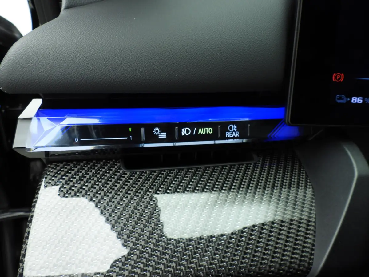 M60 xDrive | M-Sportpakket | LED | Leder | HUD | Active cruise | Trekhaak | Panoramadak | DAB | Bowers & Wilkins sound | Alu 21 inch