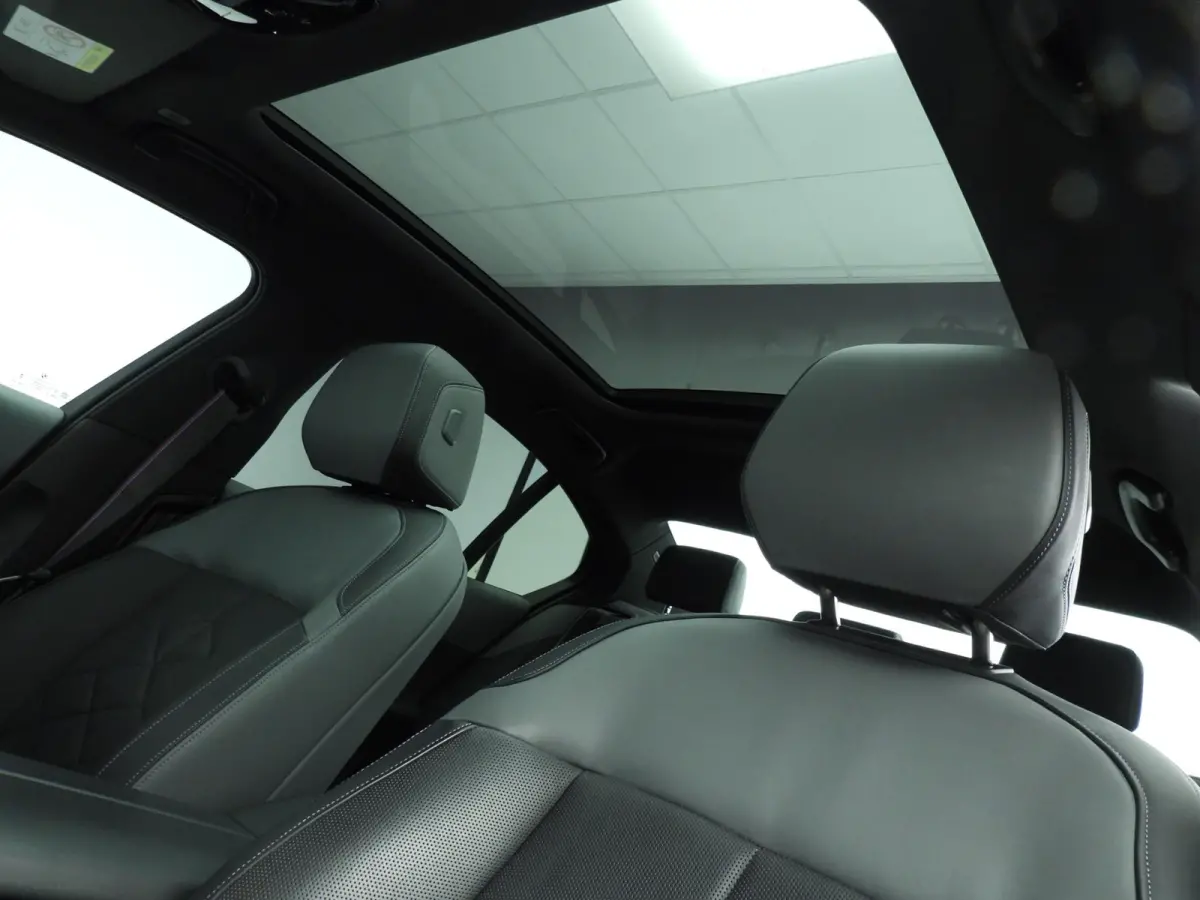 M60 xDrive | M-Sportpakket | LED | Leder | HUD | Active cruise | Trekhaak | Panoramadak | DAB | Bowers & Wilkins sound | Alu 21 inch