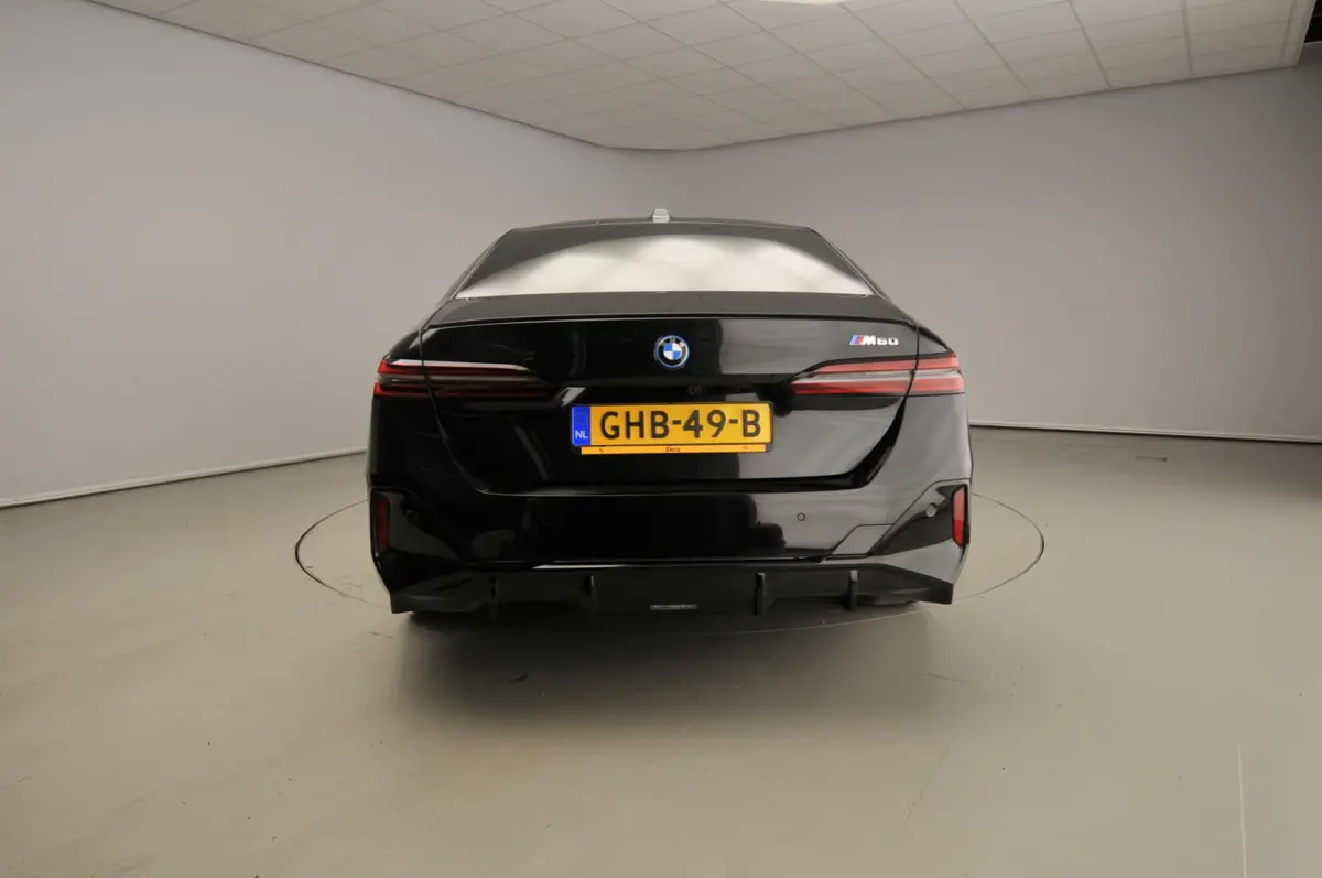M60 xDrive | M-Sportpakket | LED | Leder | HUD | Active cruise | Trekhaak | Panoramadak | DAB | Bowers & Wilkins sound | Alu 21 inch