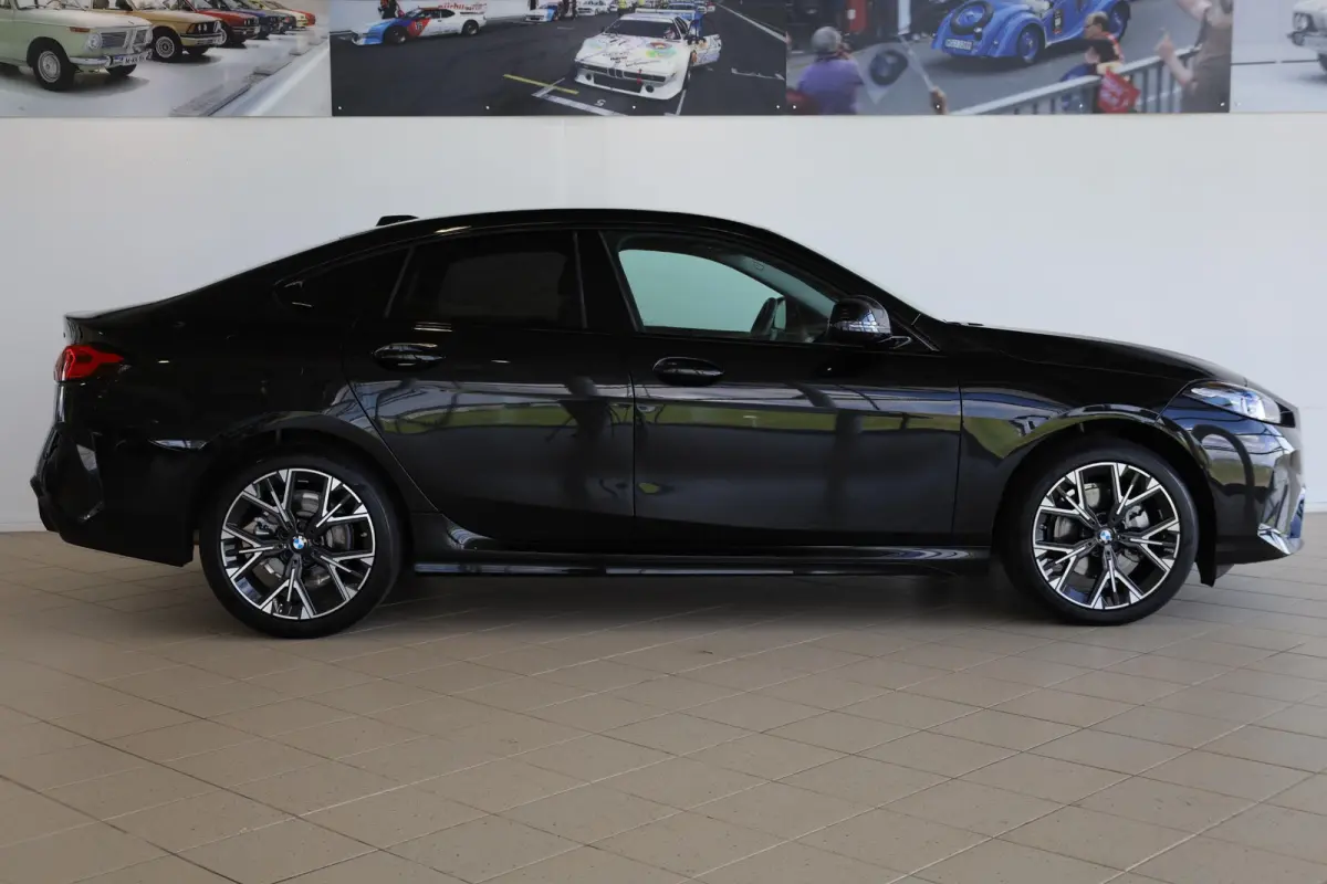 220 | M Sport Design | Stoelverwarming | Achteruitrijcamera