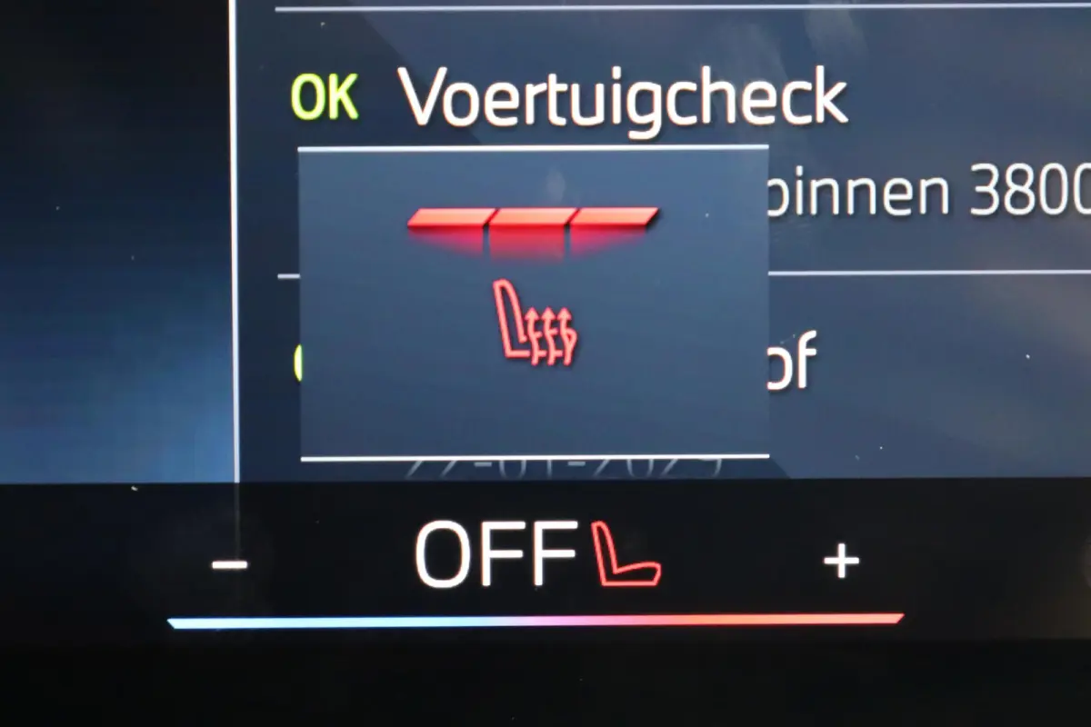 220 | M Sport Design | Stoelverwarming | Achteruitrijcamera