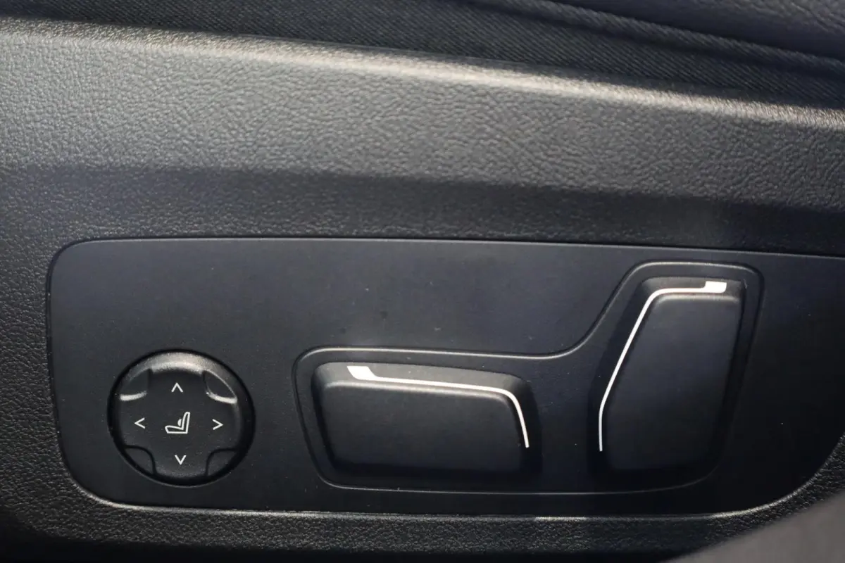 330e | M Sport Pro | Elek. Verstelbare Stoelen | Harman/Kardon | Driving Assistant Professional | Trekhaak