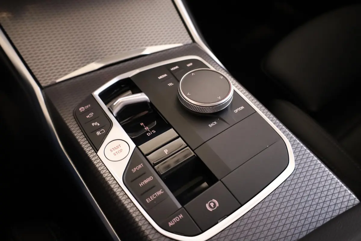 330e | M Sport Pro | Elek. Verstelbare Stoelen | Harman/Kardon | Driving Assistant Professional | Trekhaak