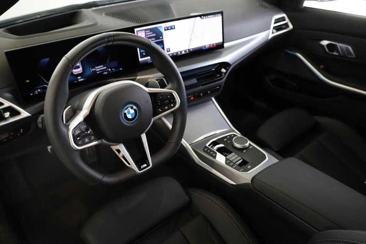 330e | M Sport Pro | Elek. Verstelbare Stoelen | Harman/Kardon | Driving Assistant Professional | Trekhaak