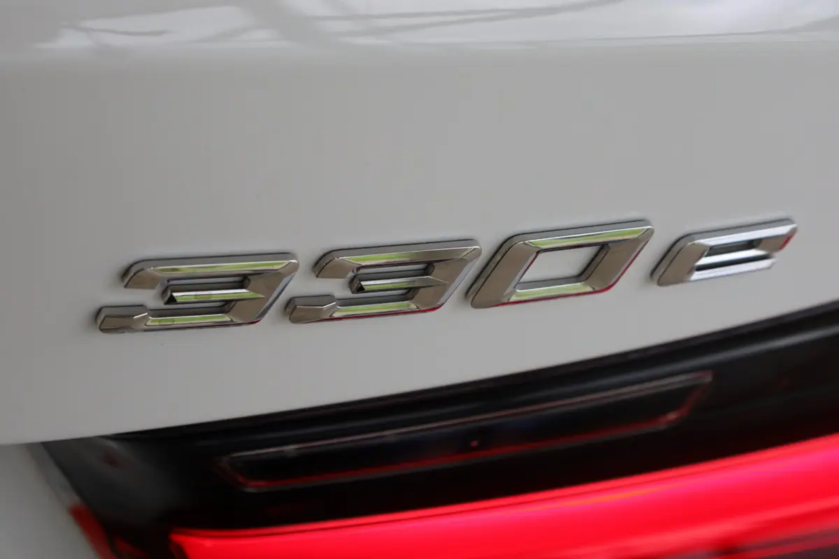 330e | M Sport Pro | Elek. Verstelbare Stoelen | Harman/Kardon | Driving Assistant Professional | Trekhaak