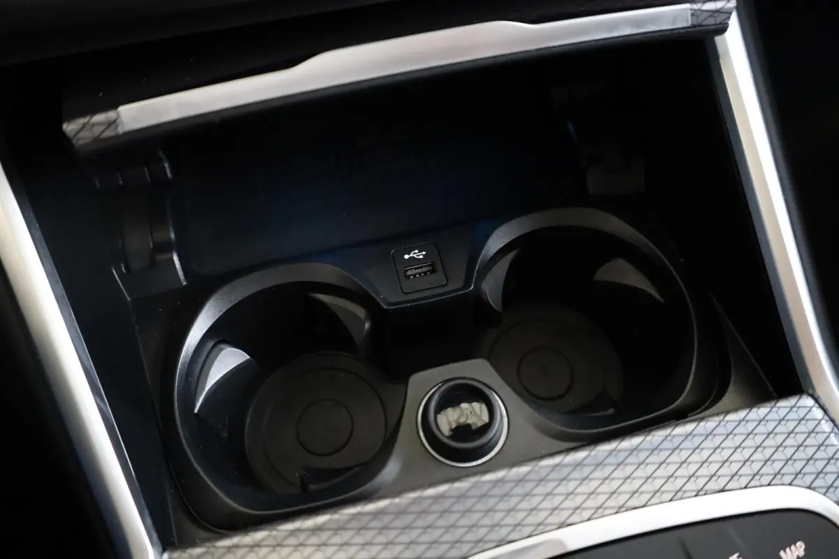 330e | M Sport Pro | Elek. Verstelbare Stoelen | Harman/Kardon | Driving Assistant Professional | Trekhaak