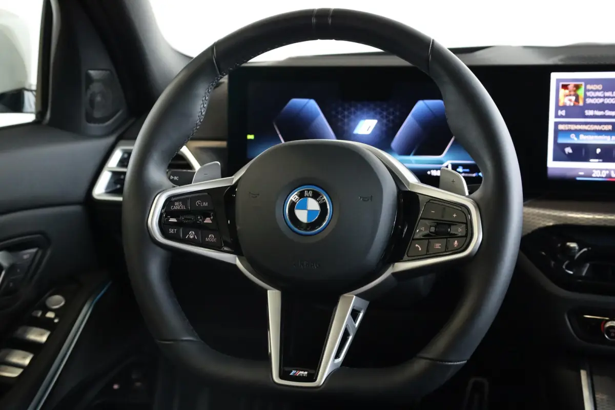 330e | M Sport Pro | Elek. Verstelbare Stoelen | Harman/Kardon | Driving Assistant Professional | Trekhaak