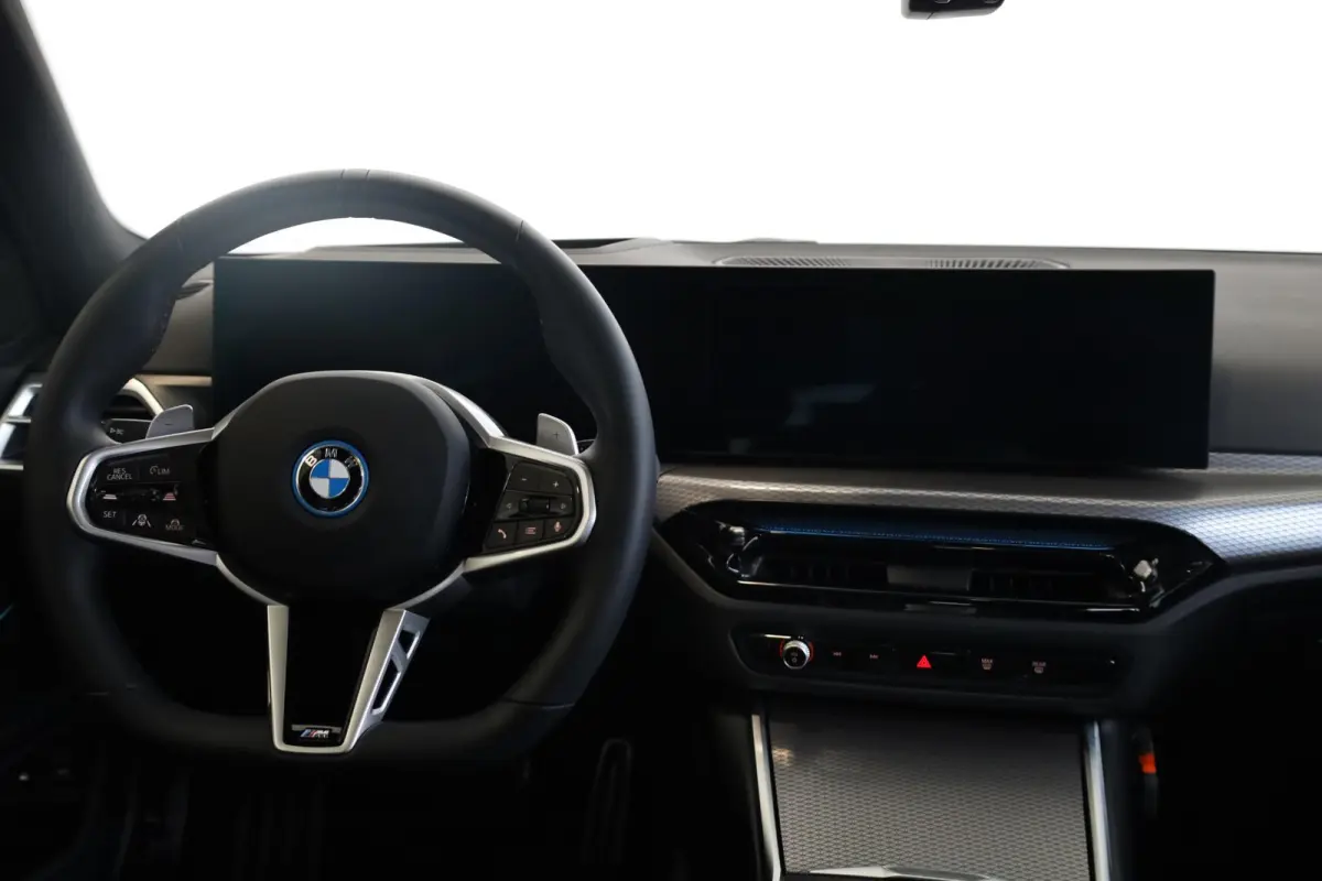330e | M Sport Pro | Elek. Verstelbare Stoelen | Harman/Kardon | Driving Assistant Professional | Trekhaak