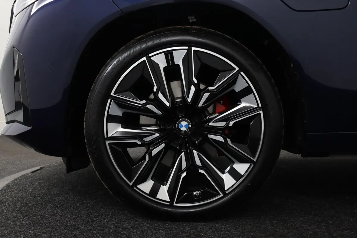 30e xDrive | SOH 100% | M Sport Pro | Panoramadak | Trekhaak | Driv Ass Prof | Harman/Kardon