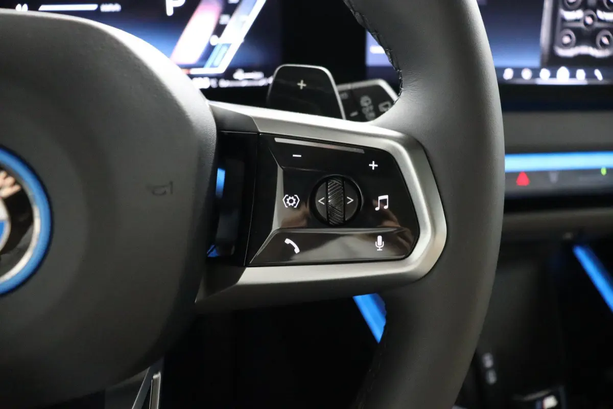 30e xDrive | SOH 100% | M Sport Pro | Panoramadak | Trekhaak | Driv Ass Prof | Harman/Kardon