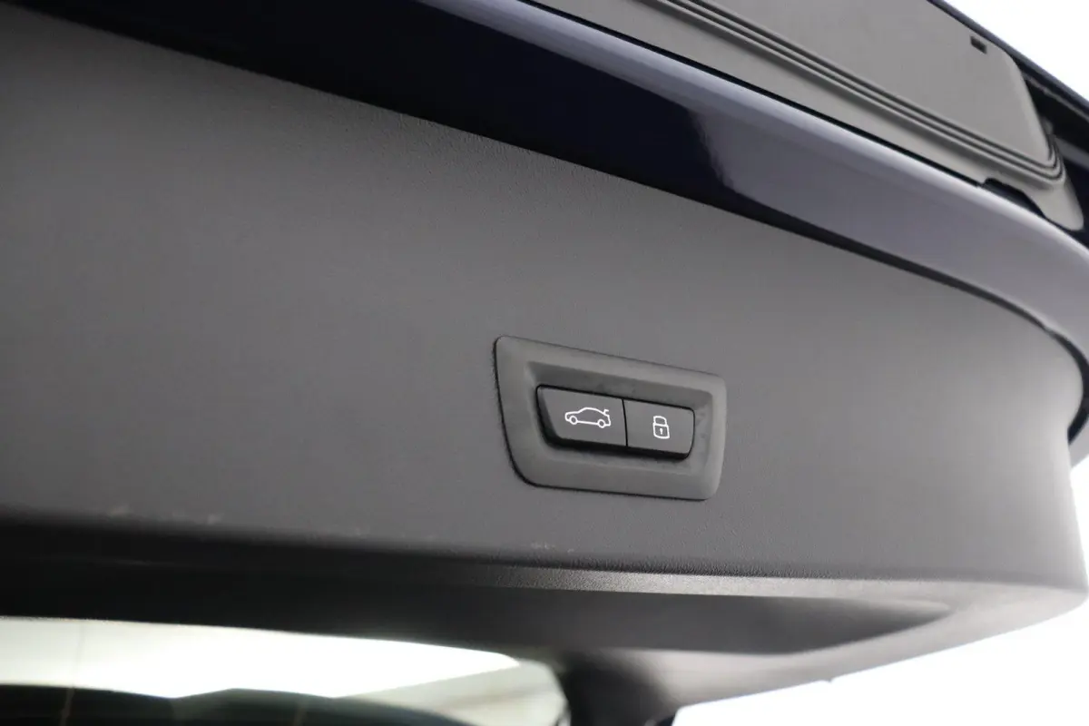 30e xDrive | SOH 100% | M Sport Pro | Panoramadak | Trekhaak | Driv Ass Prof | Harman/Kardon