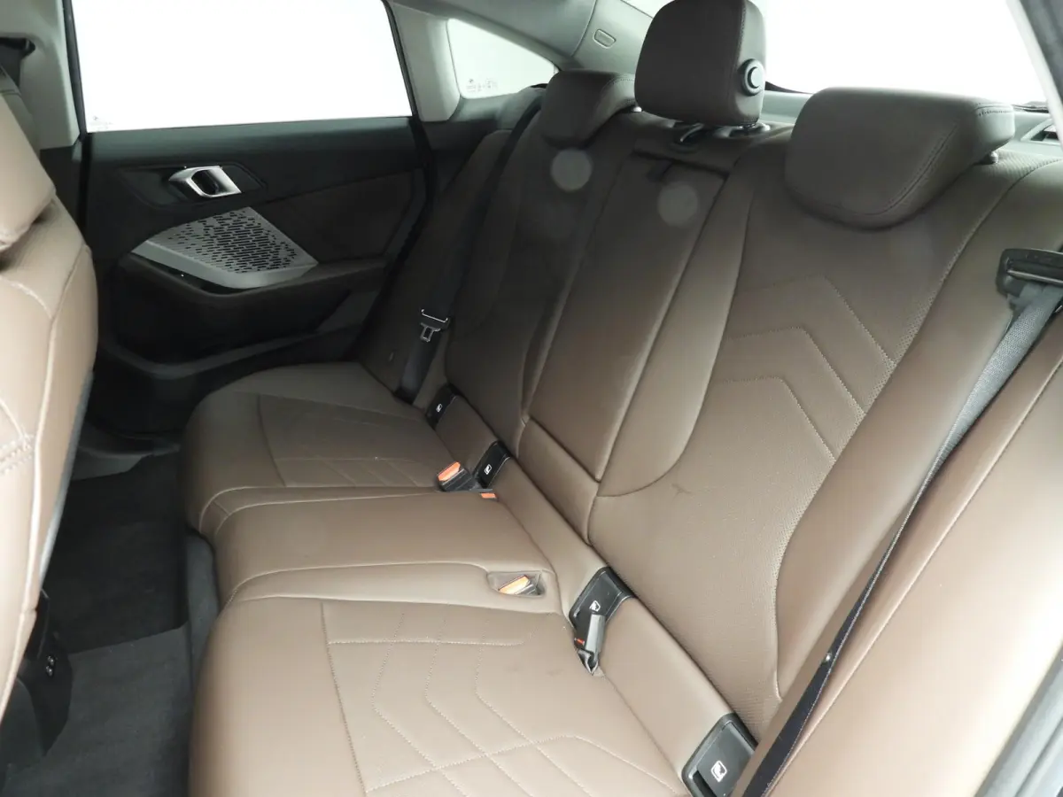 220 | LED | Navigatie | Sportstoelen | Stoelverwarming | Keyles go | DAB | Alu 18 inch