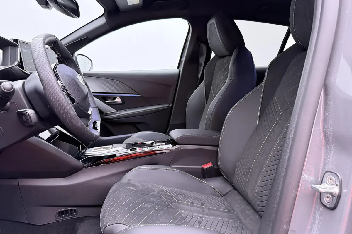 1.2 Hybrid 145 e-DCS6 GT Alcantara / Navi pack / 2+6 Jaar Garantie