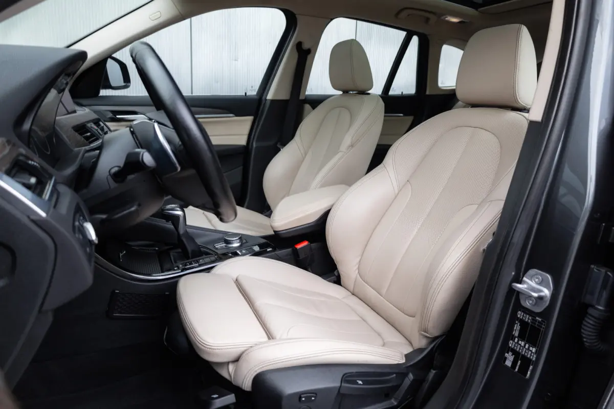 sDrive20i 192 pk Centennial High Executive / NL-Auto/ Dealer.Ond/ Pano-Dak/ Leder/ Sport-Stoele/ Stoel.Verw/ Head-Up/ Led-Verlichting/ Trekhaak