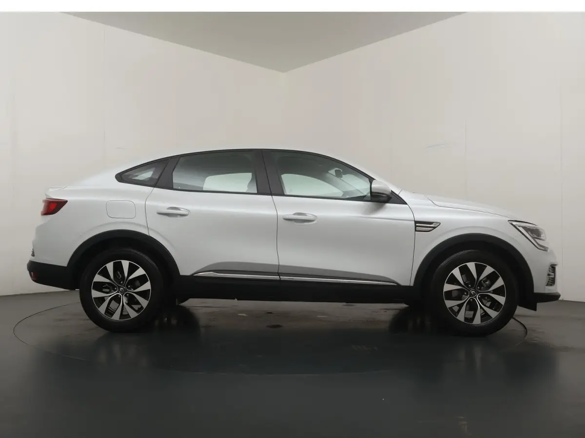 E-Tech Hybrid 145 Zen | Trekhaak | Parkeercamera | Navigatie |
