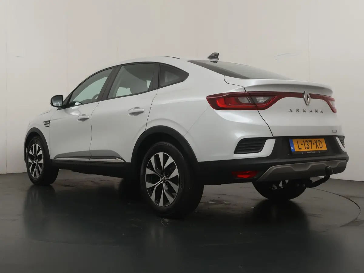 E-Tech Hybrid 145 Zen | Trekhaak | Parkeercamera | Navigatie |