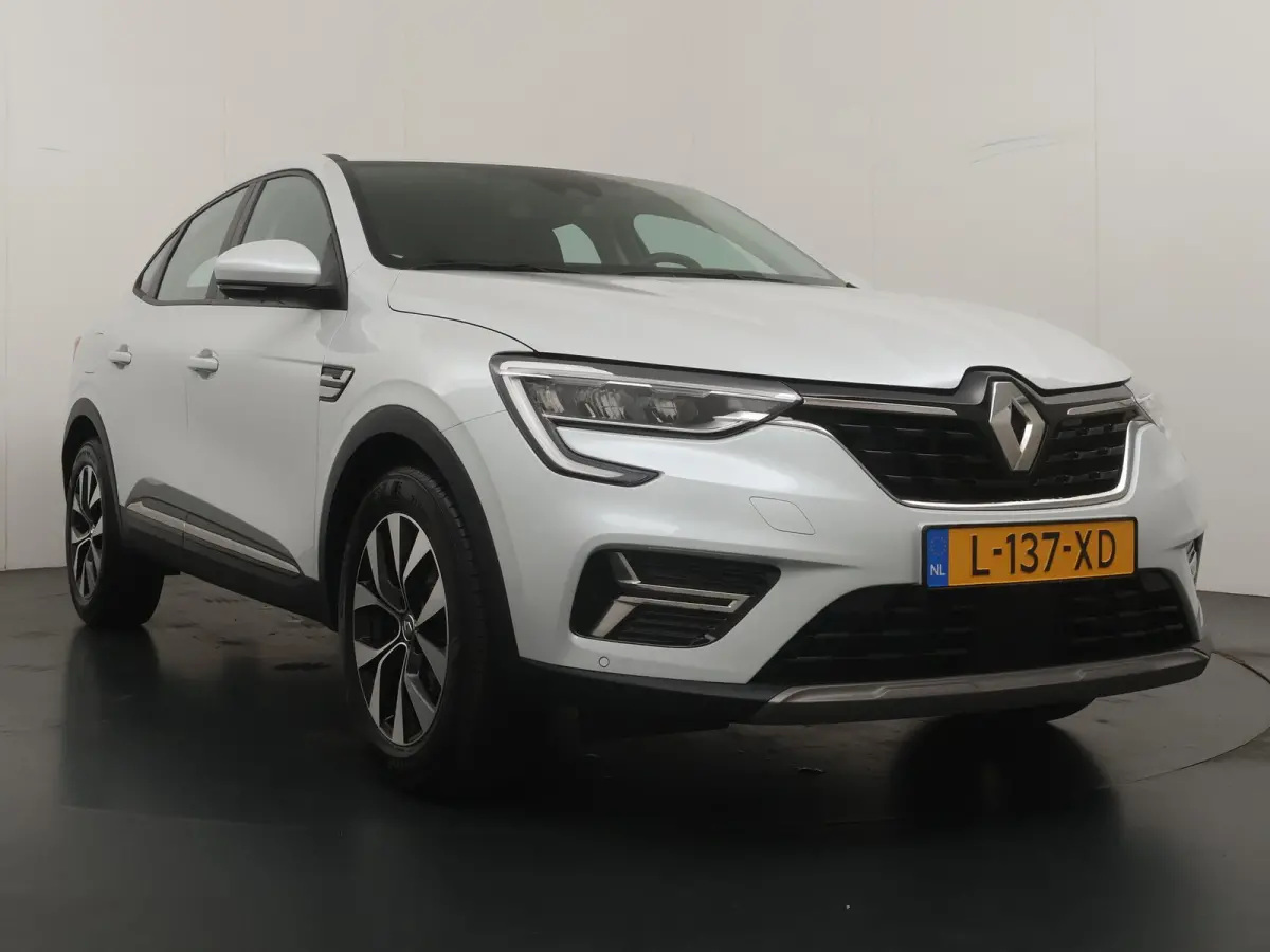 E-Tech Hybrid 145 Zen | Trekhaak | Parkeercamera | Navigatie |