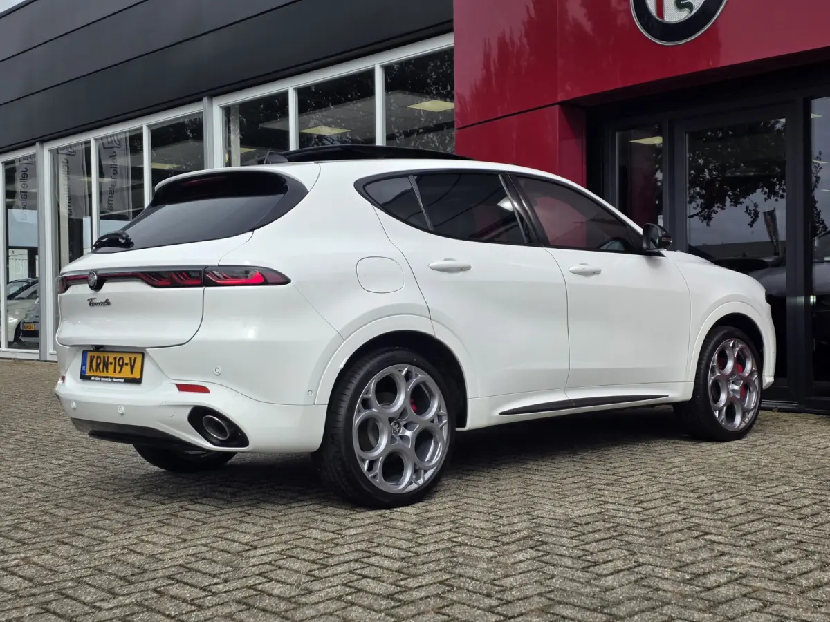 1.3T PHEV 280PK Tributo Italiano | Panorama-dak | Camera 360 | Leer