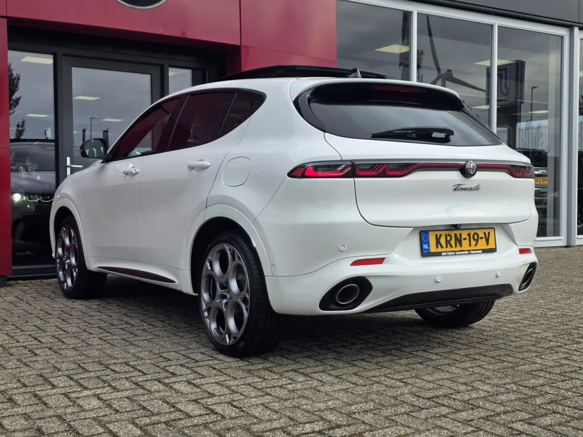 1.3T PHEV 280PK Tributo Italiano | Panorama-dak | Camera 360 | Leer