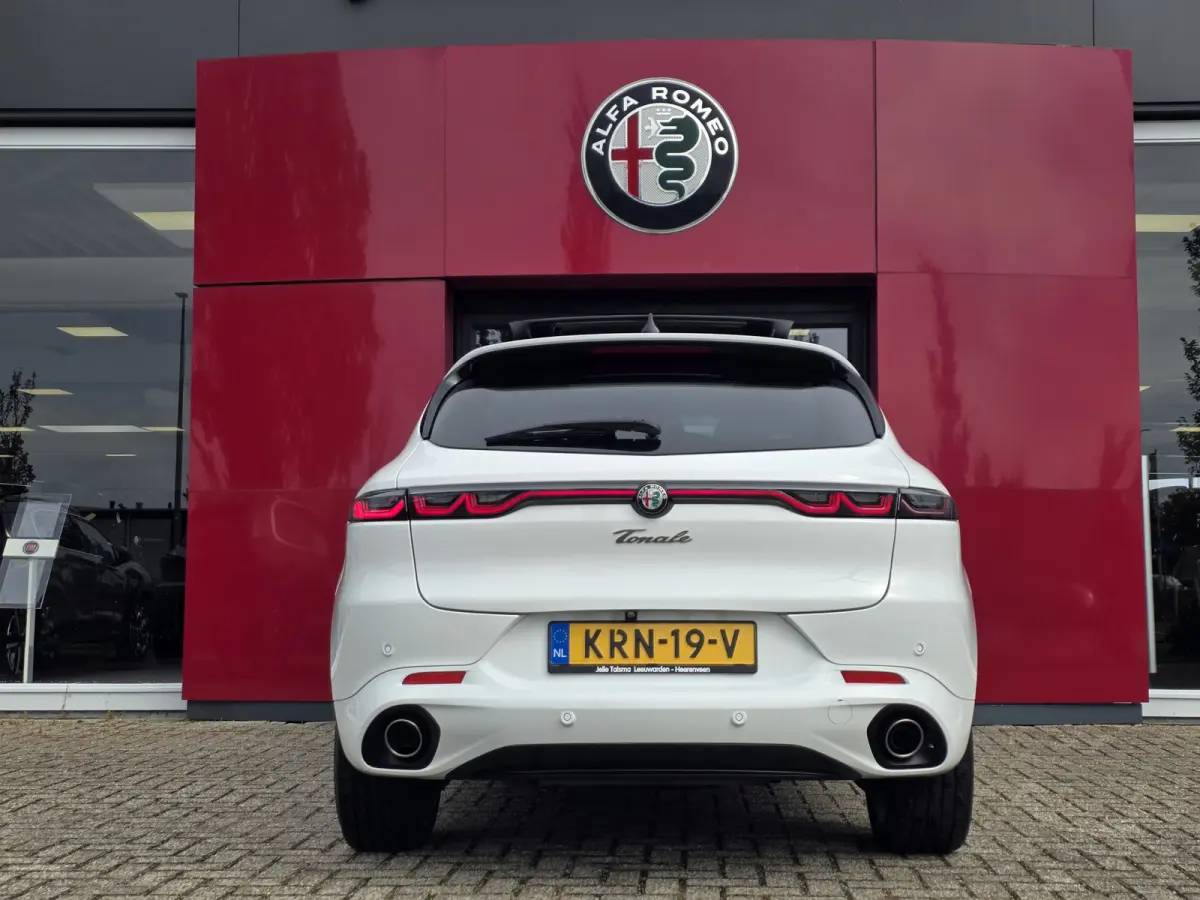 1.3T PHEV 280PK Tributo Italiano | Panorama-dak | Camera 360 | Leer