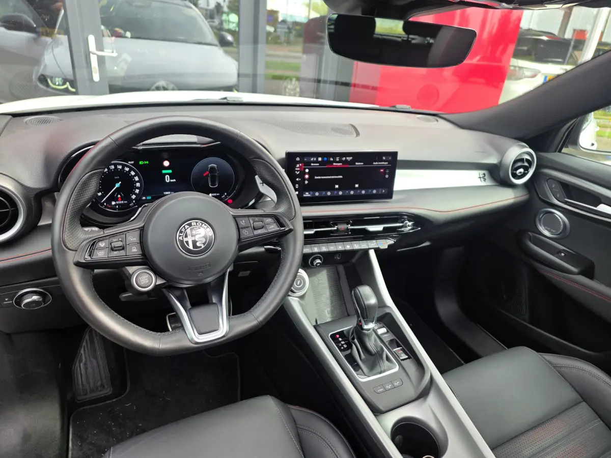 1.3T PHEV 280PK Tributo Italiano | Panorama-dak | Camera 360 | Leer