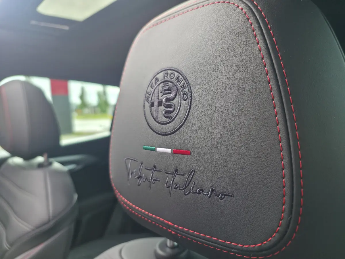 1.3T PHEV 280PK Tributo Italiano | Panorama-dak | Camera 360 | Leer