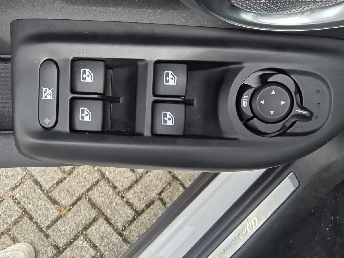 1.3T PHEV 280PK Tributo Italiano | Panorama-dak | Camera 360 | Leer