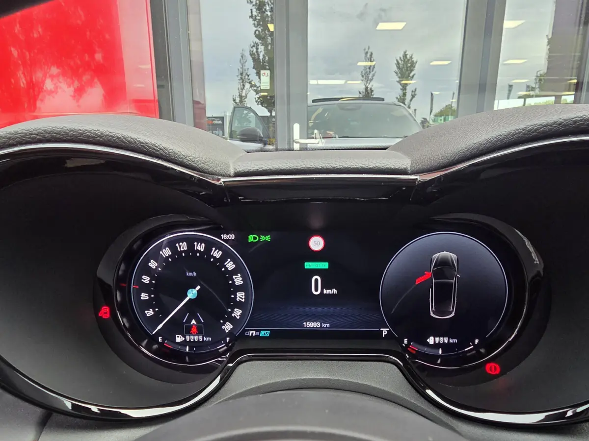 1.3T PHEV 280PK Tributo Italiano | Panorama-dak | Camera 360 | Leer
