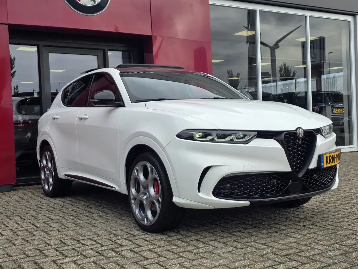 1.3T PHEV 280PK Tributo Italiano | Panorama-dak | Camera 360 | Leer