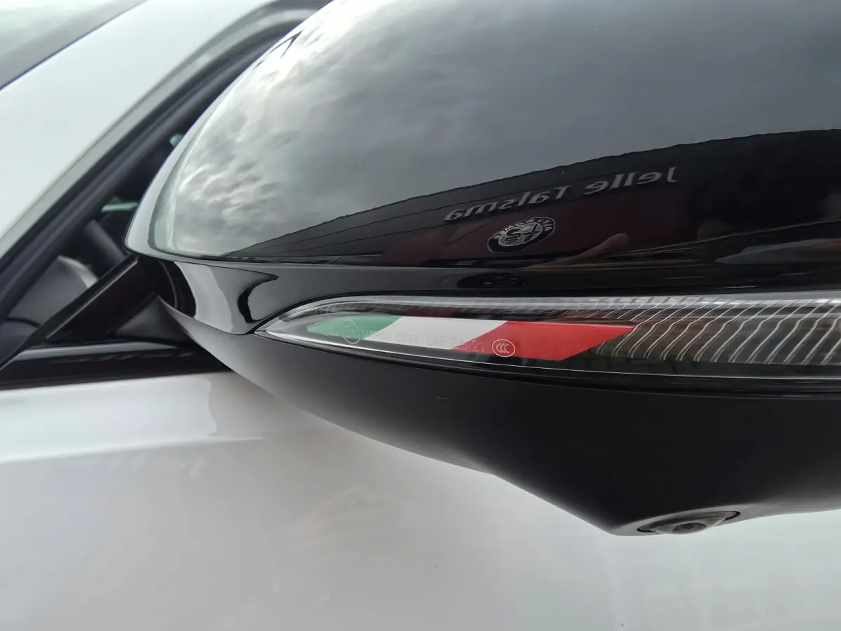 1.3T PHEV 280PK Tributo Italiano | Panorama-dak | Camera 360 | Leer