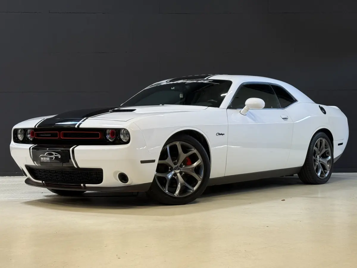 Dodge Challenger 2015 Benzine Automatisch leasen