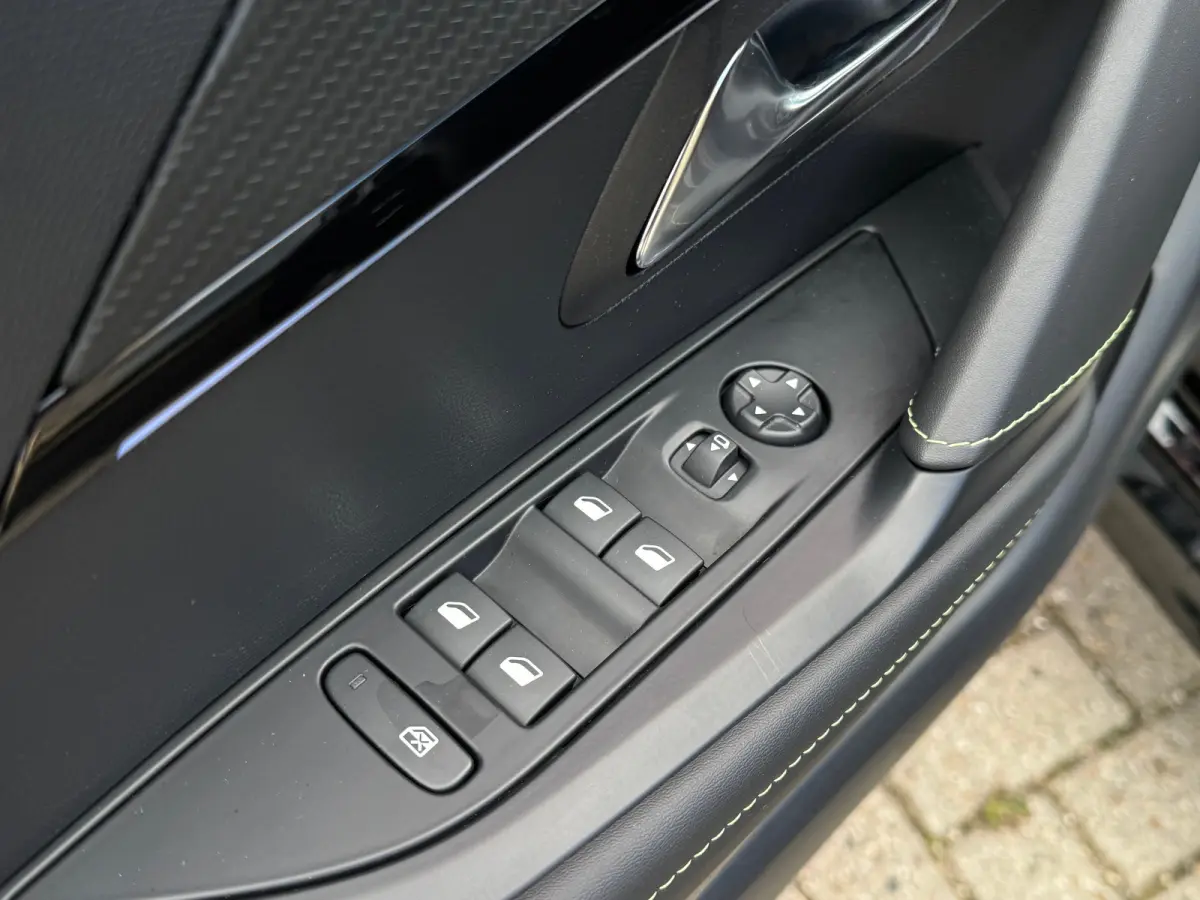 1.2 Hybrid 145 e-DCS6 GT | Navigatie | Adaptieve Cruise | Camera | Apple Carplay & Android Auto | | Achteruitrijcamera | Apple Carplay/Android Auto|telefoonintegratie premium | Bestuurdersst