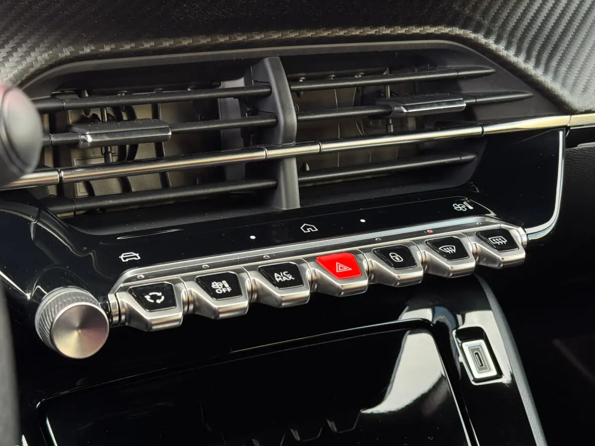 1.2 Hybrid 145 e-DCS6 GT | Navigatie | Adaptieve Cruise | Camera | Apple Carplay & Android Auto | | Achteruitrijcamera | Apple Carplay/Android Auto|telefoonintegratie premium | Bestuurdersst