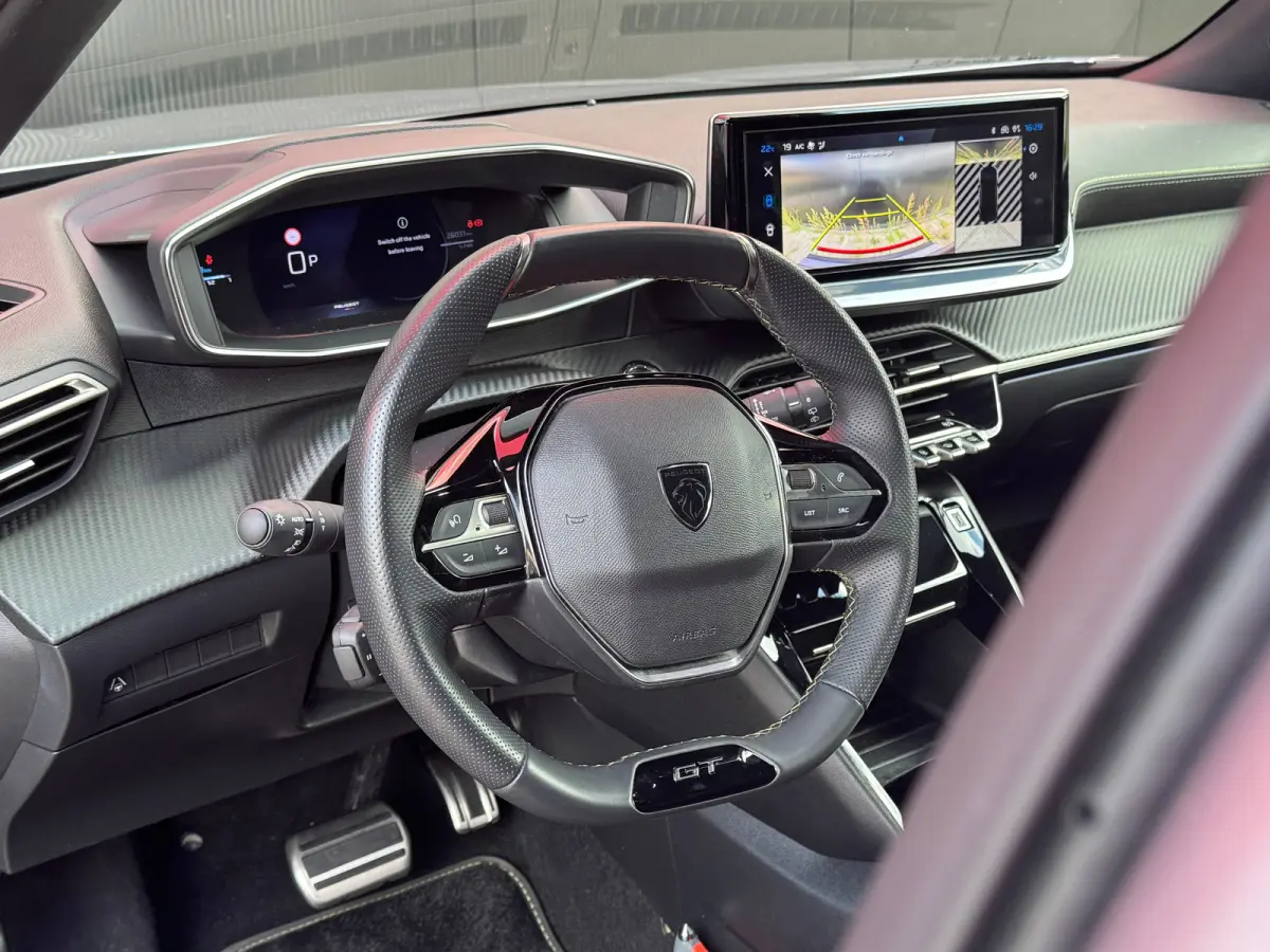1.2 Hybrid 145 GT | Navigatie | Adaptieve Cruise | Camera | 18inch LM | | Bluetooth telefoonvoorbereiding | Camera voor | Cruise control adaptief met Stop&Go en stuurhulp