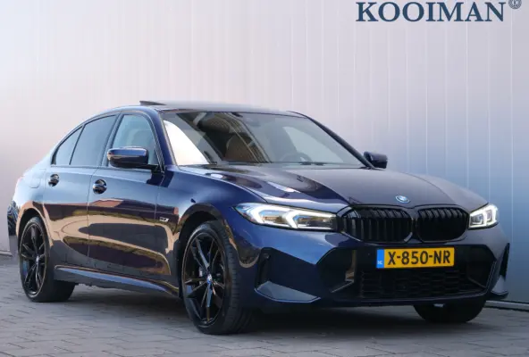 330e 292 Pk Automaat Navi / DAB / Leer / Apple Carplay / M-pakket / Schuifdak