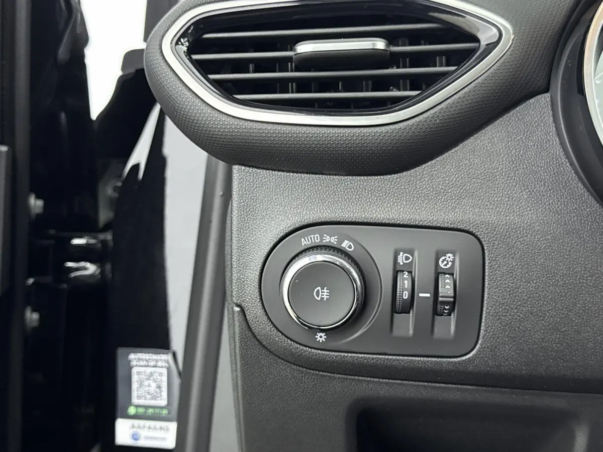 110pk Elegance | 1ste eigenaar | Camera | AppleCarPlay/Android | Climate | Comfortstoel